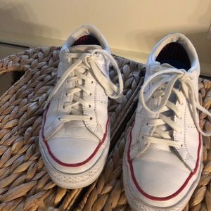 White leather women’s converse sz 7.5 ‘One Star’